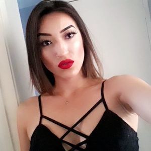 Meet your Posher, Valeria